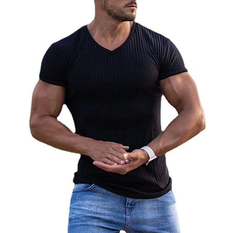 Camiseta Deportiva Ajustada para Hombre: Manga Corta y Cuello en V para Estilo y Comodidad