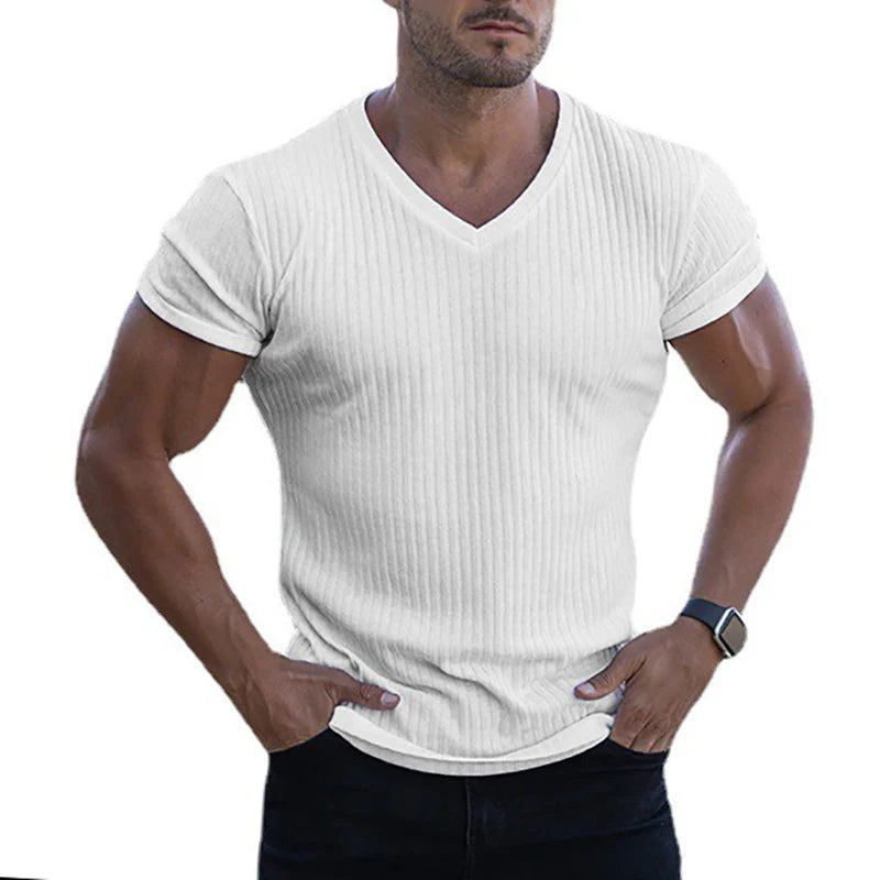 Camiseta Deportiva Ajustada para Hombre: Manga Corta y Cuello en V para Estilo y Comodidad